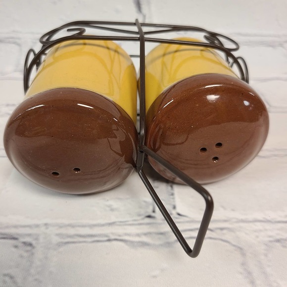 Cruet Salt & Pepper Shakers with Metal Caddy/Tray ITALY - Italian Scroll Design - Picture 4 of 6